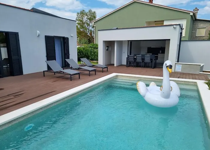 Lana Βίλα Valbandon